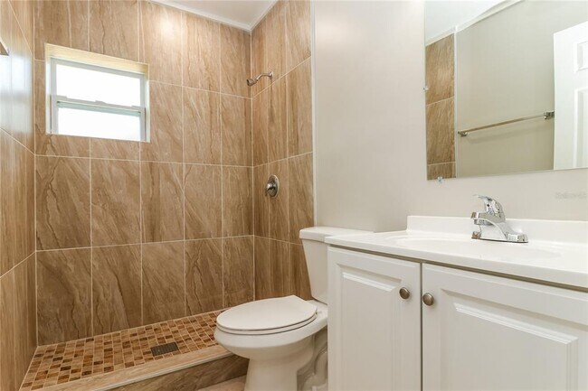 Building Photo - 9537 Groveland St