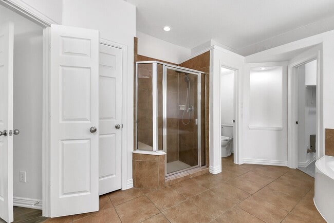 Building Photo - 1030 Bayou Vista Ct
