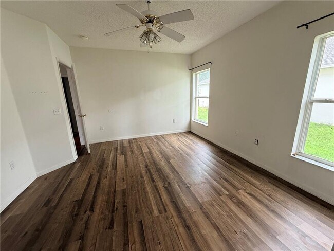 Building Photo - 2918 Blooming Alamanda Loop
