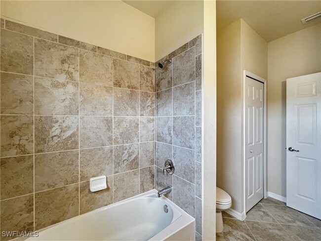 Building Photo - 8900 Via Isola Court