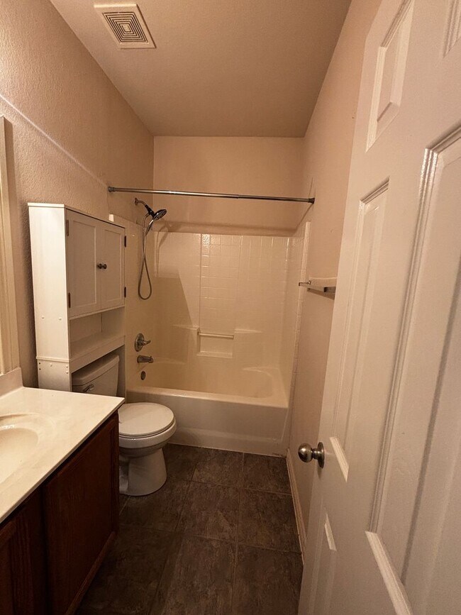 Building Photo - Charming 3 Bed, 2 Bath Home | 2,166 Sq Ft ...