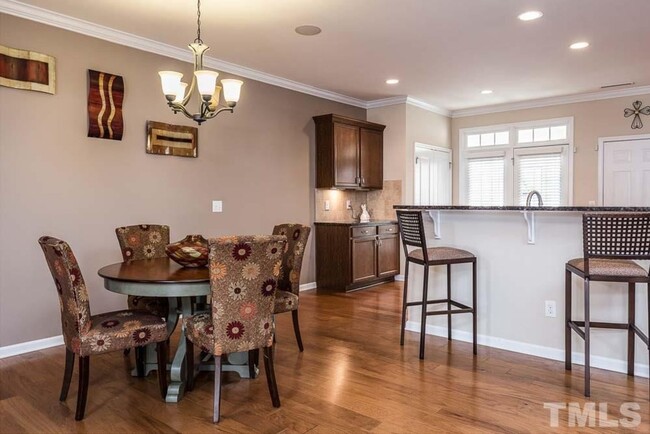 Building Photo - Charming 3BD, 2.5BA Raleigh Townhouse with...
