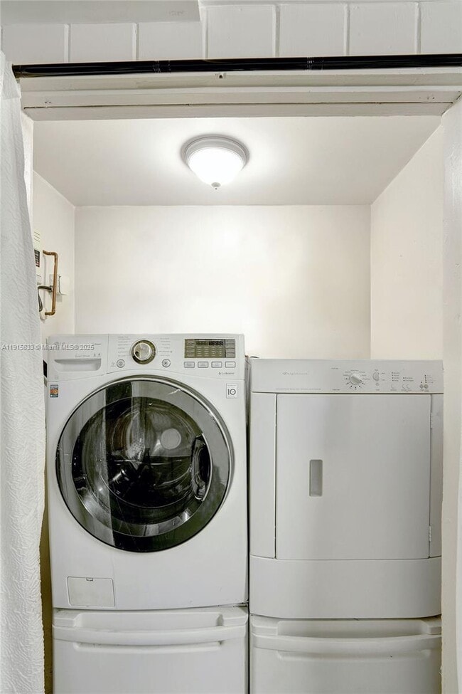 Building Photo - 2809 NW 7th Ave