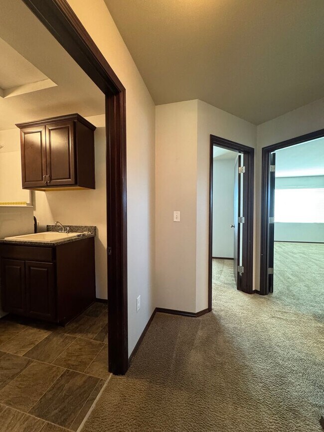 Building Photo - Spacious 5-Bedroom Home with Bonus Living ...