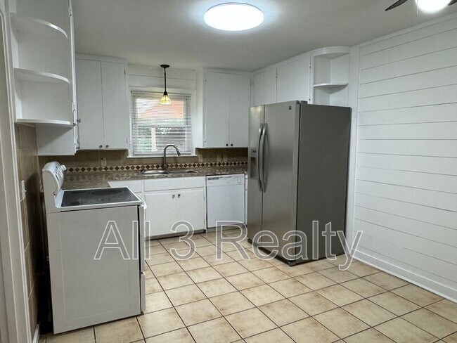Building Photo - 3561 Prince George Dr