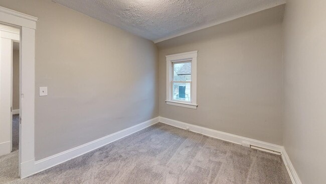 Building Photo - Brooklyn Centre neighborhood - 3  bedroom/...