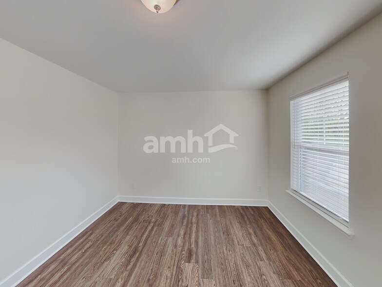 Building Photo - 1033 Bluewater Dr