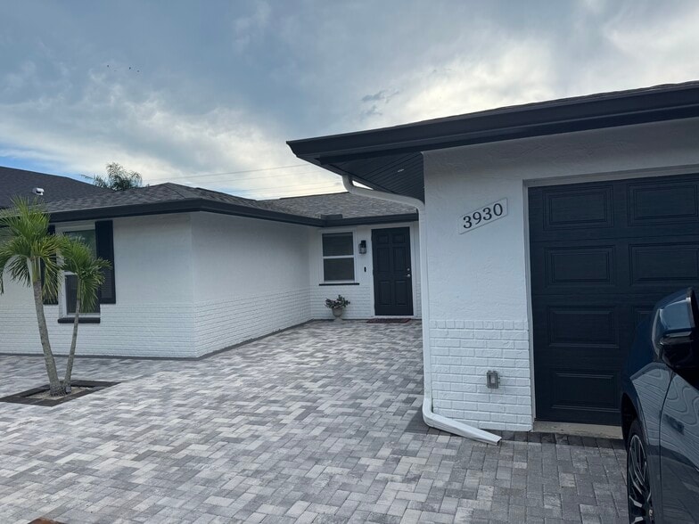 Building Photo - 3930 Cochise Ter