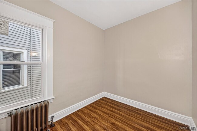 Building Photo - 563 Humboldt Pkwy