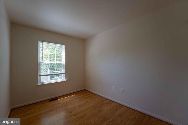 Building Photo - 18246 Fox Chase Cir