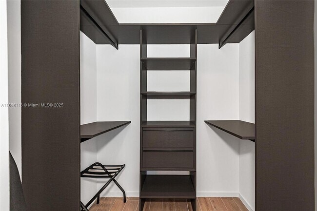 Building Photo - 398 NE 5th St