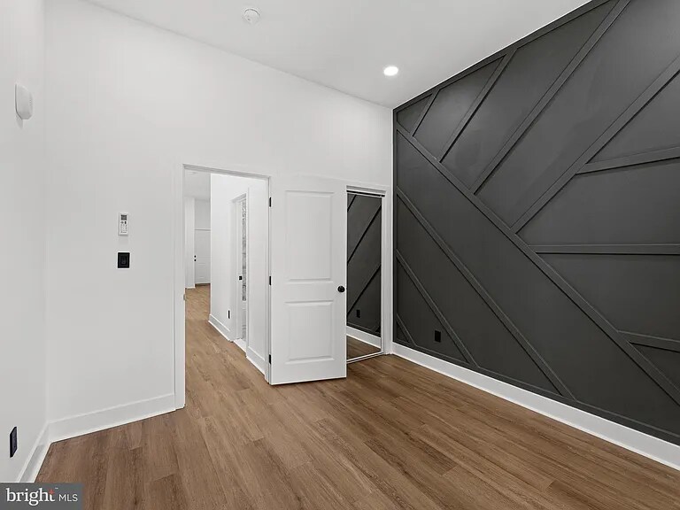 Building Photo - 2331 N Front St