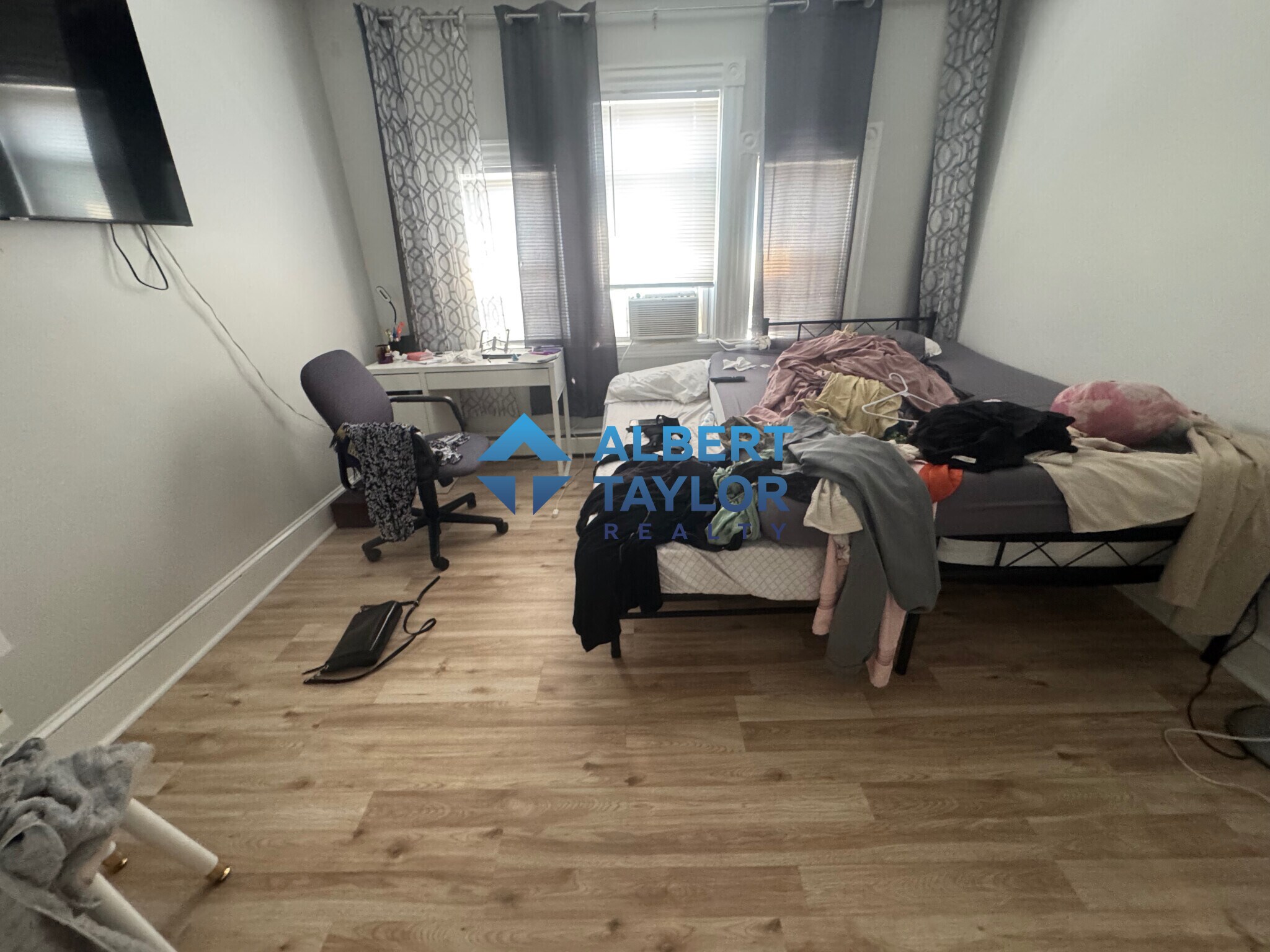 Building Photo - 22 Royal St