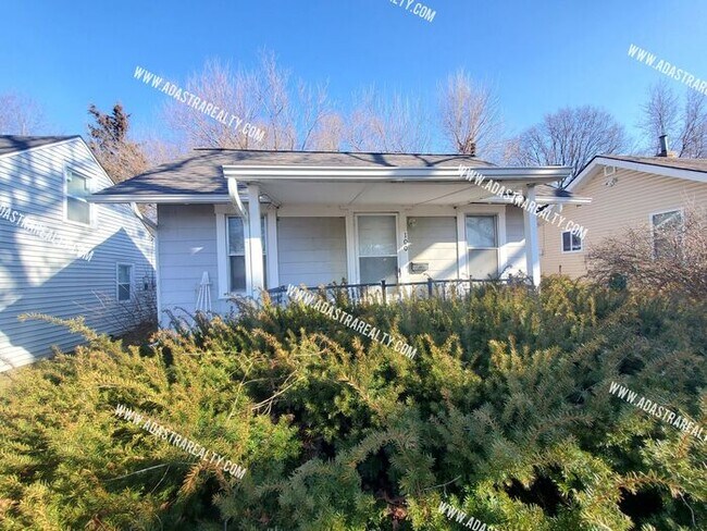 Building Photo - Charming 2 Bedroom Bungalow in WALDO-Comin...