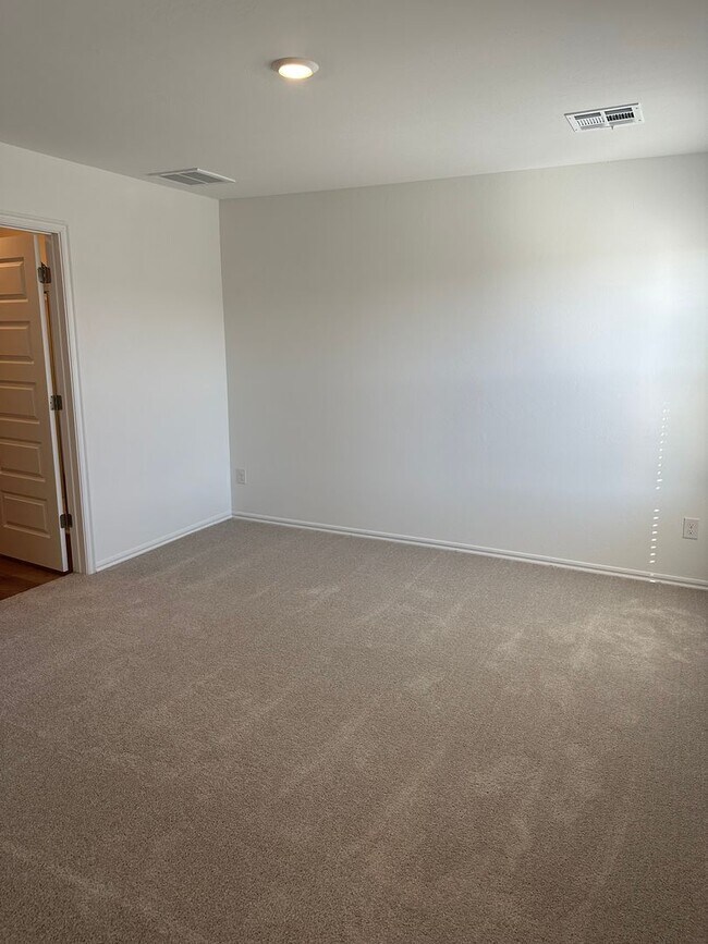 Building Photo - Save $500 on Your Move-In Costs — Sign by 5/22! Charming  3 Bed, 2 Bath Home in Purcell