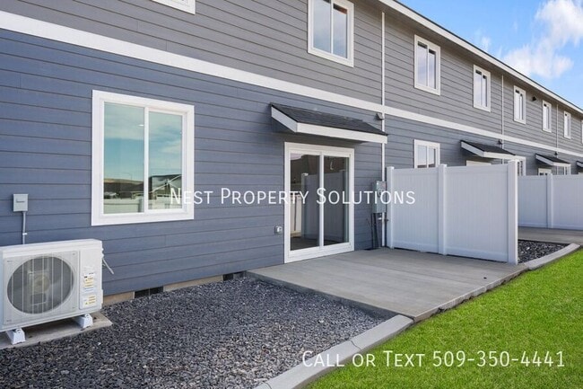 Building Photo - 370 Ivy St NE