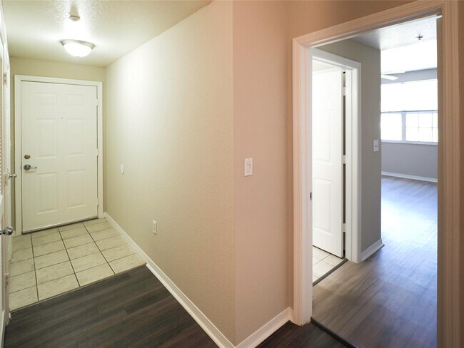 Building Photo - 15085 Michelangelo Blvd