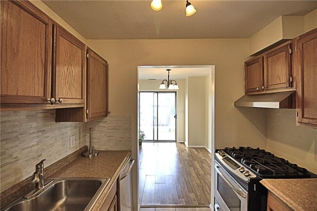 Building Photo - 2507 Whispering Hills Dr