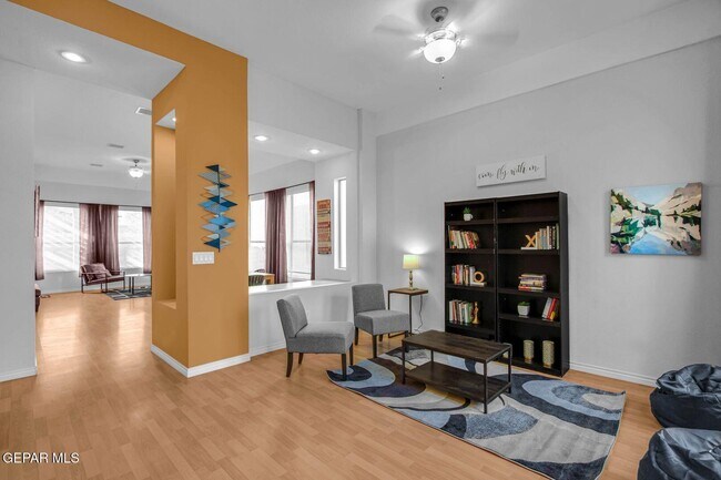 Building Photo - 5533 Ignacio Frias Dr