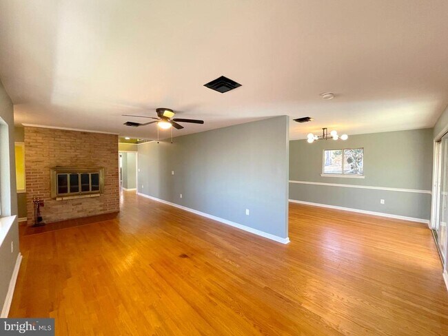 Building Photo - 9457 Boyds Turn Rd