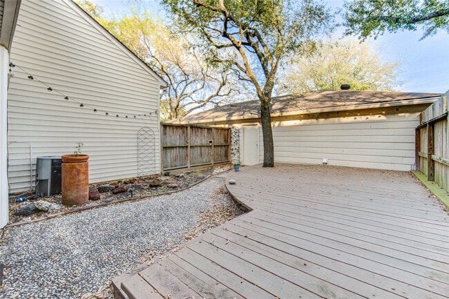 Building Photo - 1160 N Kirkwood Rd