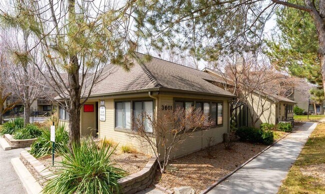 Building Photo - 3769 S Gekeler Ln