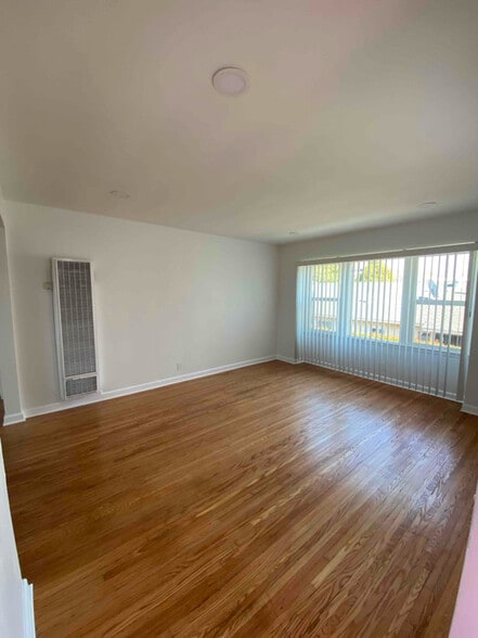 Building Photo - 331 W Windsor Rd