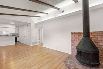 Building Photo - Immaculately Improved 2 Bedroom / 1 Bathroom Duplex & Immediately Available!