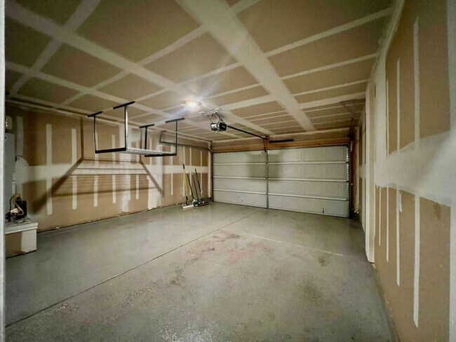 Building Photo - 13510 Whisper Bnd