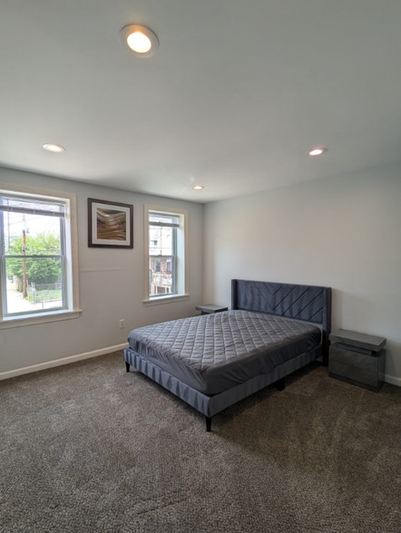 Primary Photo - 3520 E Fayette St