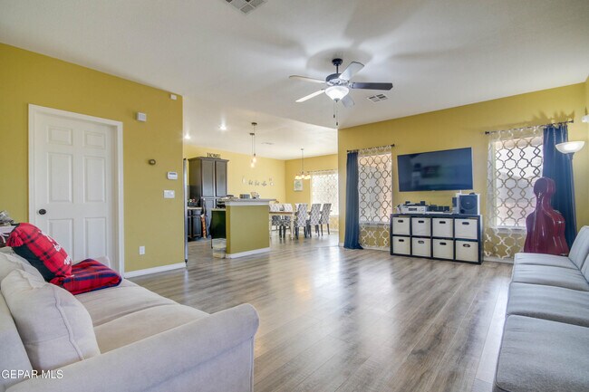 Building Photo - 14600 Christian Castle