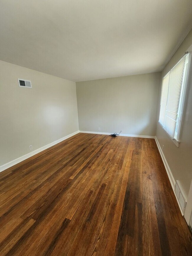 Building Photo - Now leasing for July 1st!