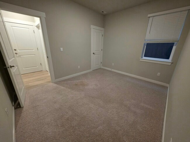 Building Photo - 21118 Meridian Dr SE