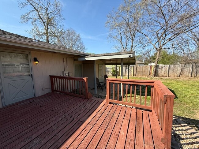 Building Photo - 152 Rea St