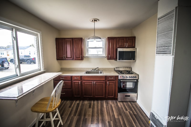 Primary Photo - 542 W Maple Ave