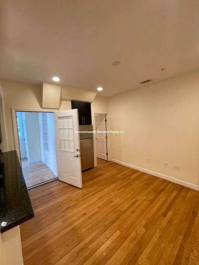 Building Photo - 1801 Beacon St