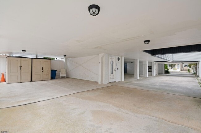 Building Photo - 22 S Washington Ave