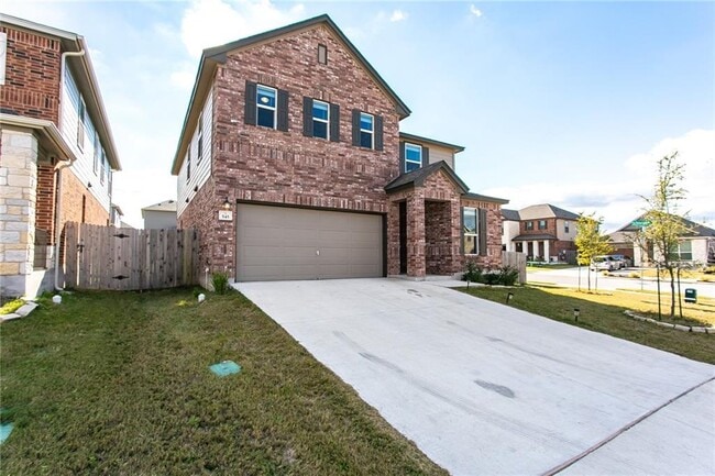Building Photo - 545 Ayinger Ln