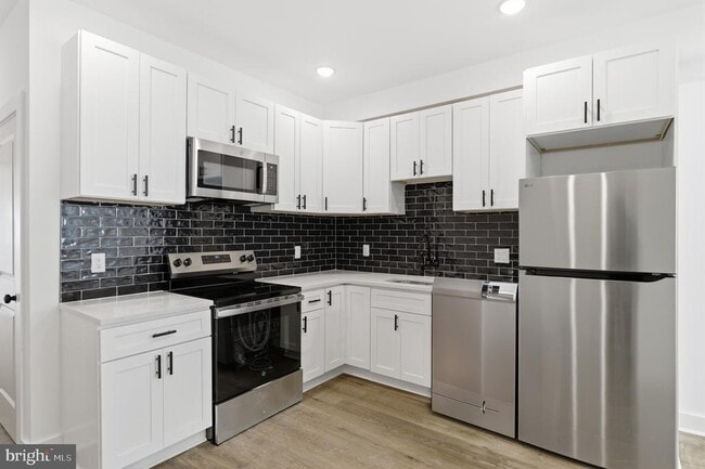 Building Photo - 2146 N Franklin St