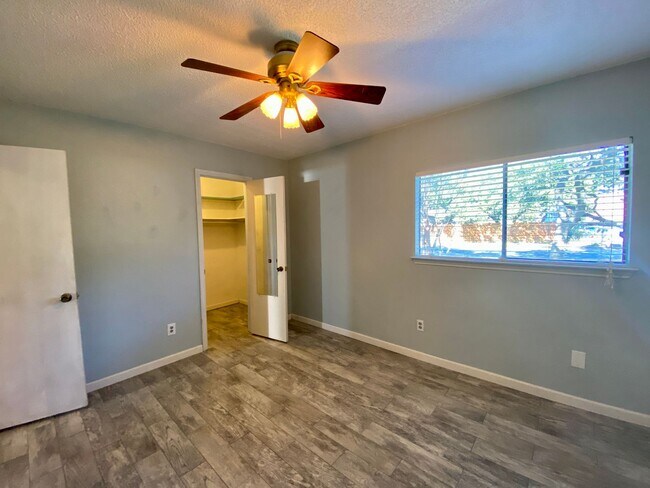 Building Photo - Gorgeous 3 bed 2 bath Single Story Home in Austin!!!