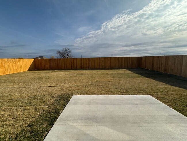 Building Photo - NEW CONTRUCTION - 4 bed-3 bath-3 car garage.