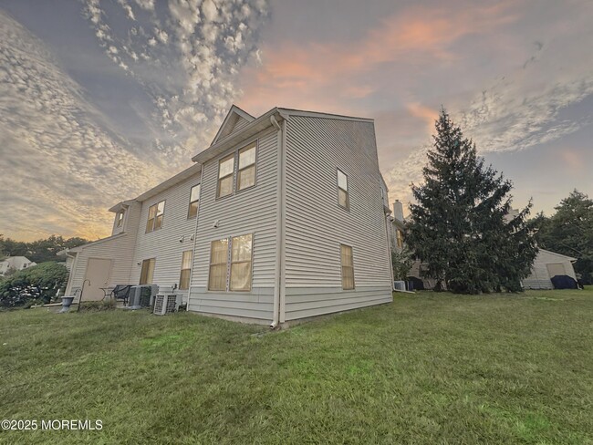 Building Photo - 310 Sage Ct