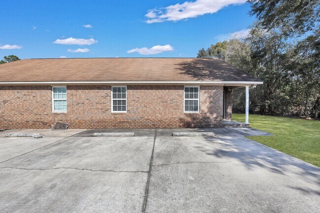 Primary Photo - 22 Webb Ct NE