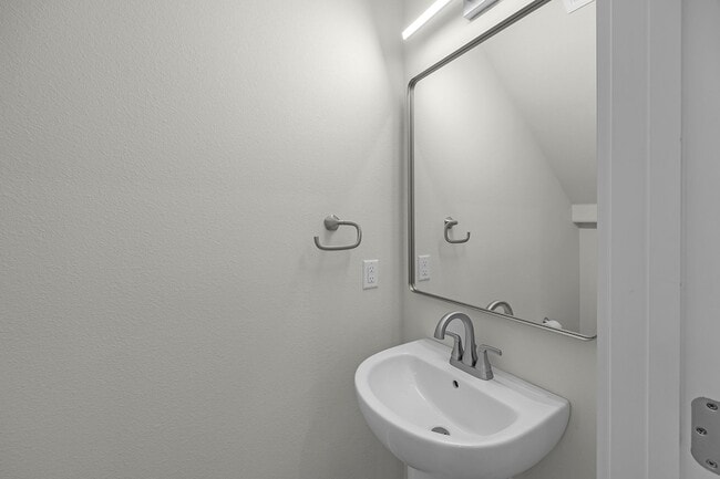 Building Photo - 5511 Black Pine Cir