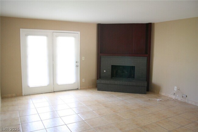 Building Photo - 2894 Lilac Ct