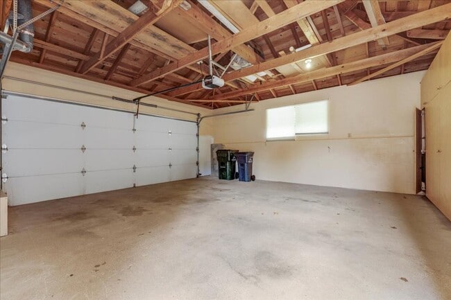Building Photo - Sunny Carmel Two Bedroom - Carmel School D...