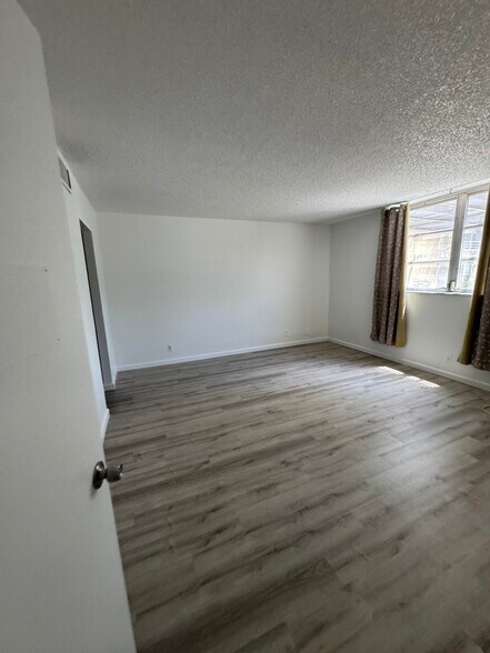 Building Photo - 403 NW 68th Ave