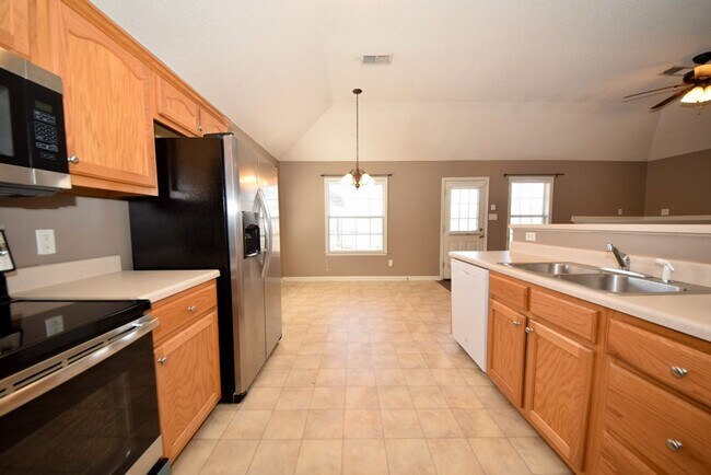 Building Photo - Wonderful 3 bed, 2 bath home near Shelby Farms Park.