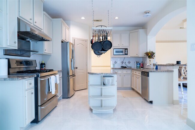 Building Photo - 15315 T C Jester Blvd