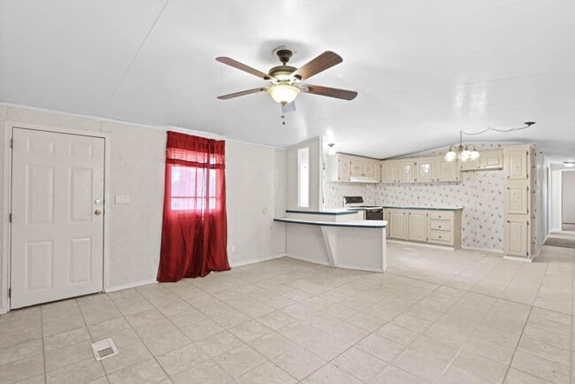 Building Photo - 505 Ricky Zelt Dr
